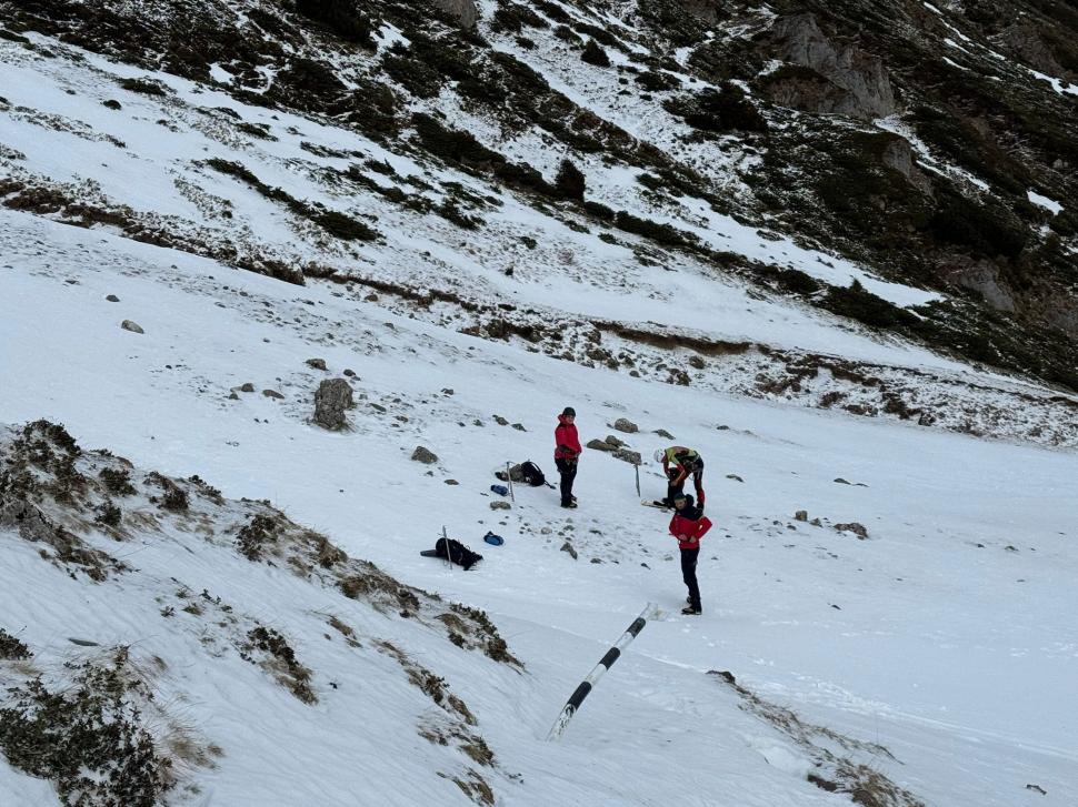 Căutări intense în Bucegi pentru un tânăr britanic dispărut de 8 zile. Plecase singur pe munte spre „casa lui Dracula” 1027992