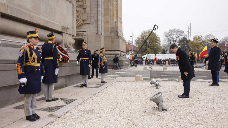 Imagini inedite cu parada din 1 decembrie 2025 de la București: Peste 3.000 de militari români și străini au defilat la Arcul de Triumf 1027835