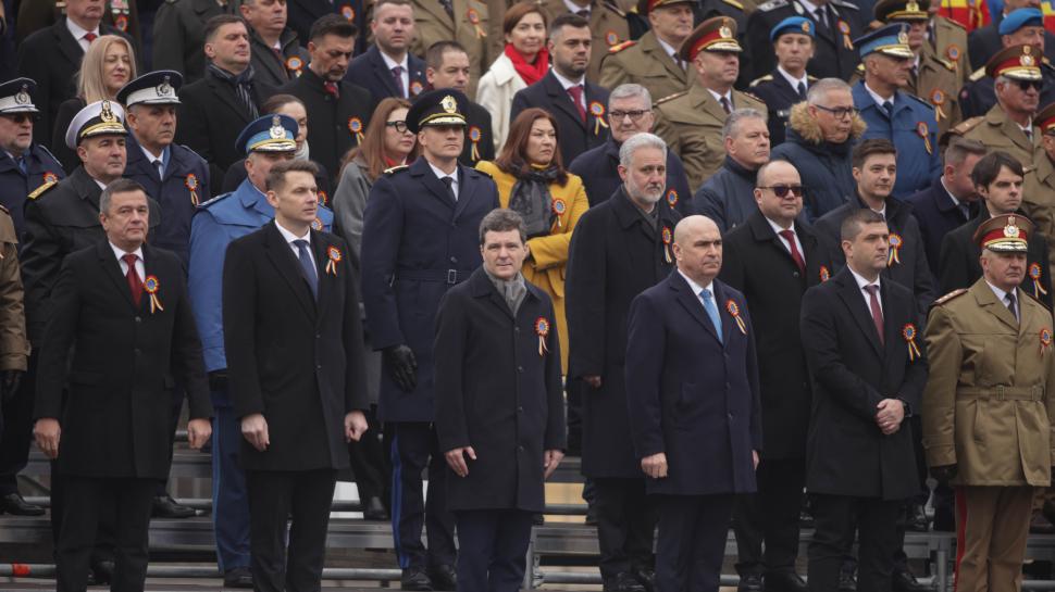 Imagini inedite cu parada din 1 decembrie 2025 de la București: Peste 3.000 de militari români și străini au defilat la Arcul de Triumf 1027847