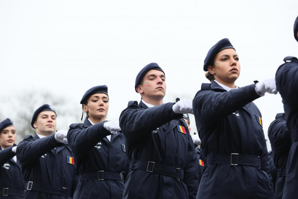 Imagini inedite cu parada din 1 decembrie 2025 de la București: Peste 3.000 de militari români și străini au defilat la Arcul de Triumf 1027859