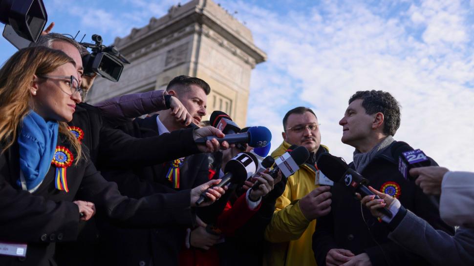 Imagini inedite cu parada din 1 decembrie 2025 de la București: Peste 3.000 de militari români și străini au defilat la Arcul de Triumf 1027882