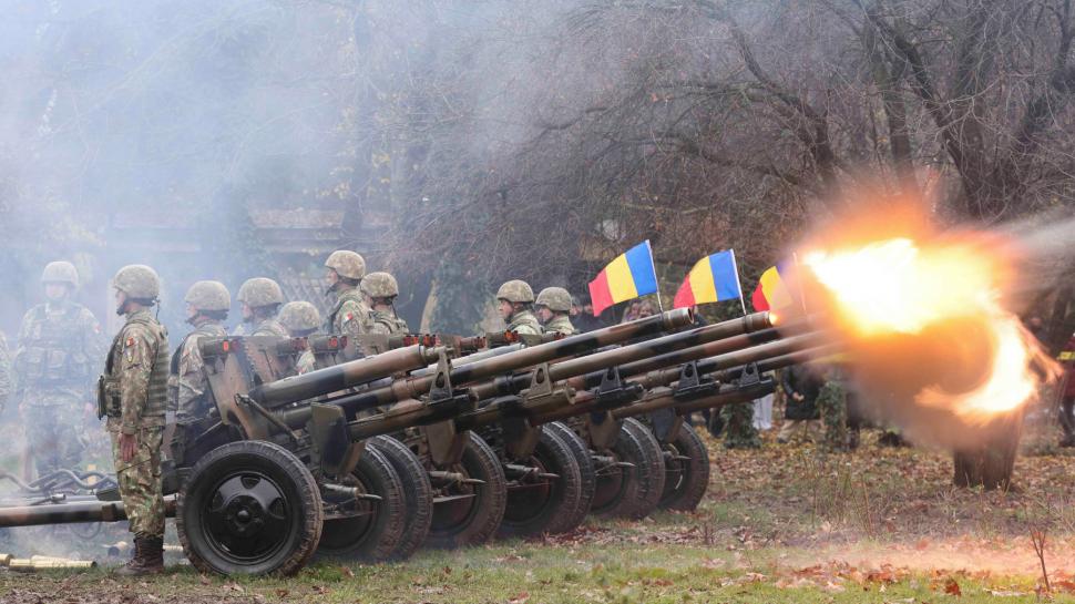 Imagini inedite cu parada din 1 decembrie 2025 de la București: Peste 3.000 de militari români și străini au defilat la Arcul de Triumf 1027884