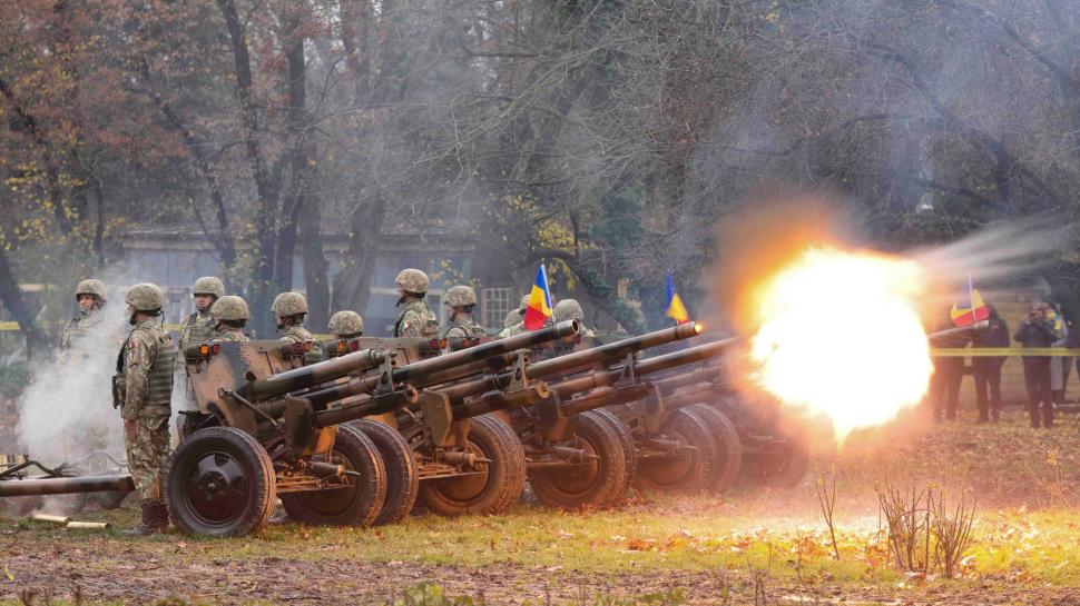 Imagini inedite cu parada din 1 decembrie 2025 de la București: Peste 3.000 de militari români și străini au defilat la Arcul de Triumf 1027885