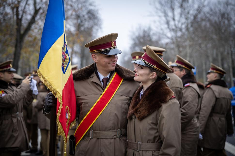 Imagini inedite cu parada din 1 decembrie 2025 de la București: Peste 3.000 de militari români și străini au defilat la Arcul de Triumf 1027944