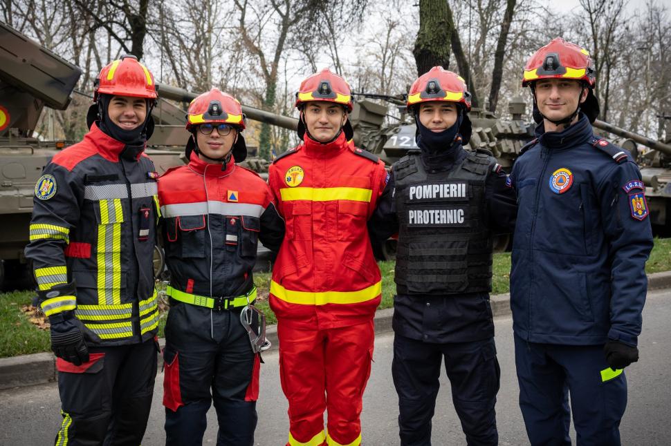 Imagini inedite cu parada din 1 decembrie 2025 de la București: Peste 3.000 de militari români și străini au defilat la Arcul de Triumf 1027949