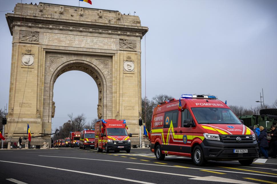 Imagini inedite cu parada din 1 decembrie 2025 de la București: Peste 3.000 de militari români și străini au defilat la Arcul de Triumf 1027952
