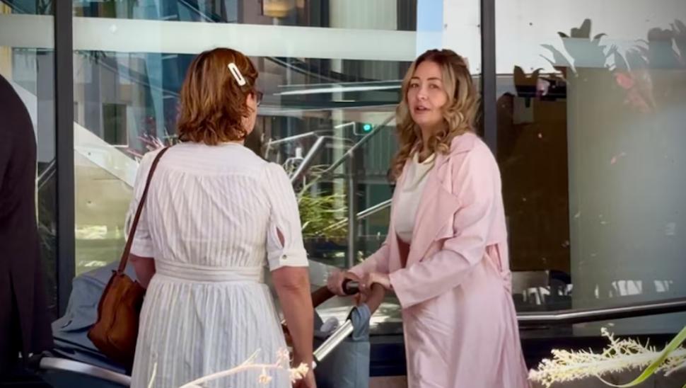 O profesoară a fost arestată după ce a recunoscut ce i-a făcut unui elev. A provocat un șoc când a apărut în sala de judecată 1028008