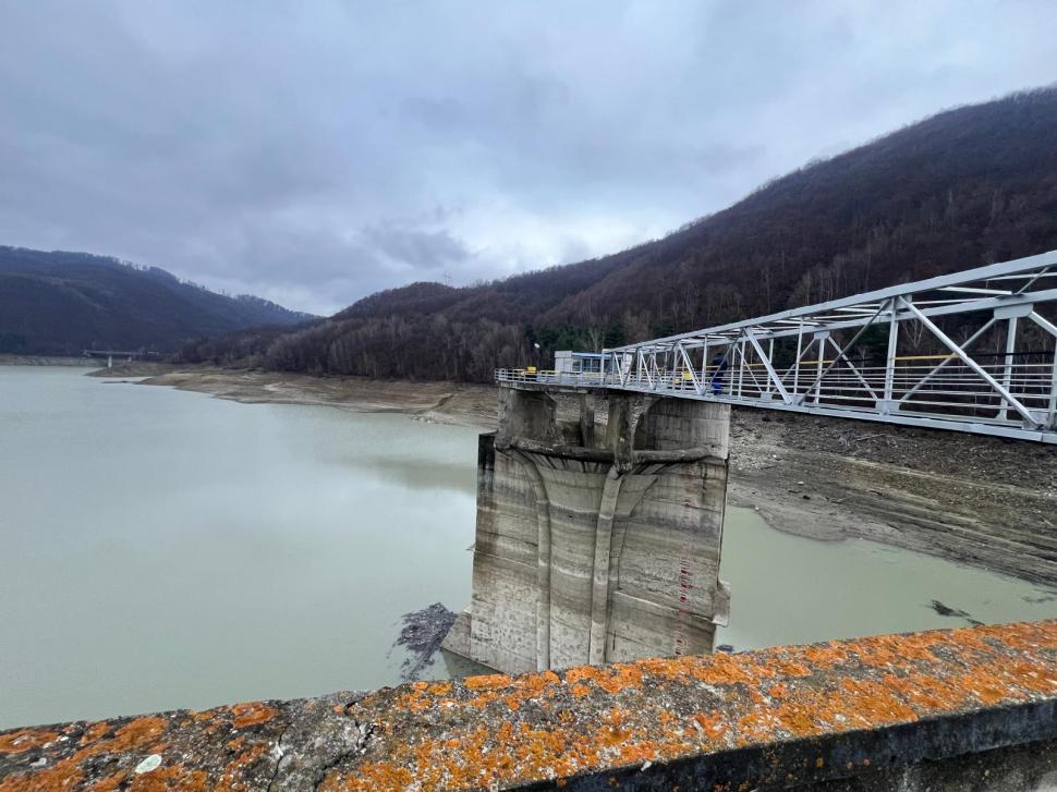 Apele Române avertizează: Problemele de la barajul Paltinu pot afecta alimentarea cu apă încă șase luni 1028295