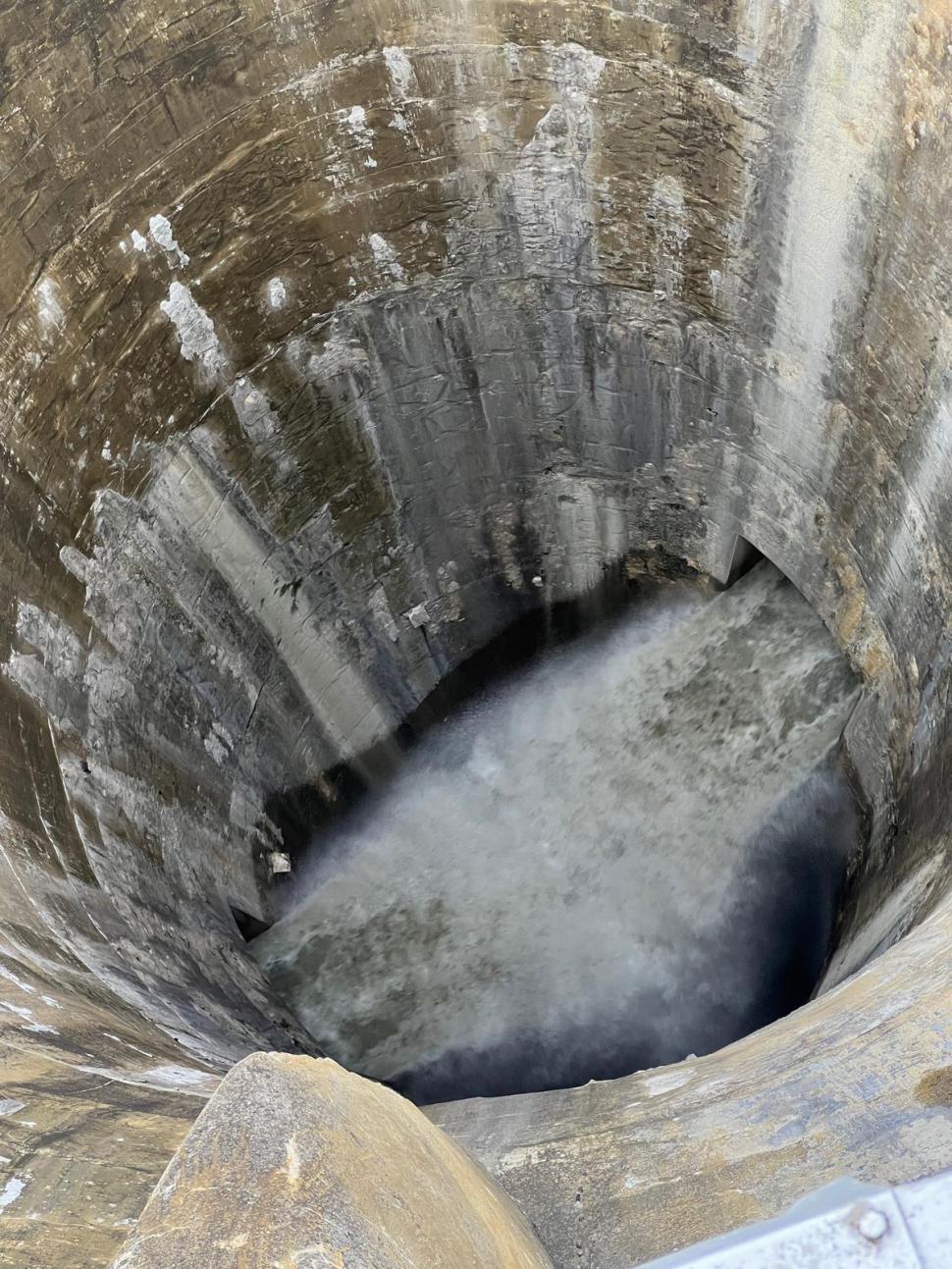 Apele Române avertizează: Problemele de la barajul Paltinu pot afecta alimentarea cu apă încă șase luni 1028296