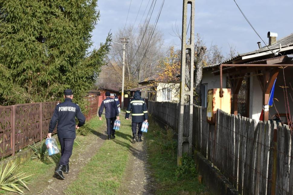 Criză de apă în trei județe. 31.000 de litri de apă potabilă au fost distribuiți de ISU. Oamenii au primit și apă menajeră 1028349