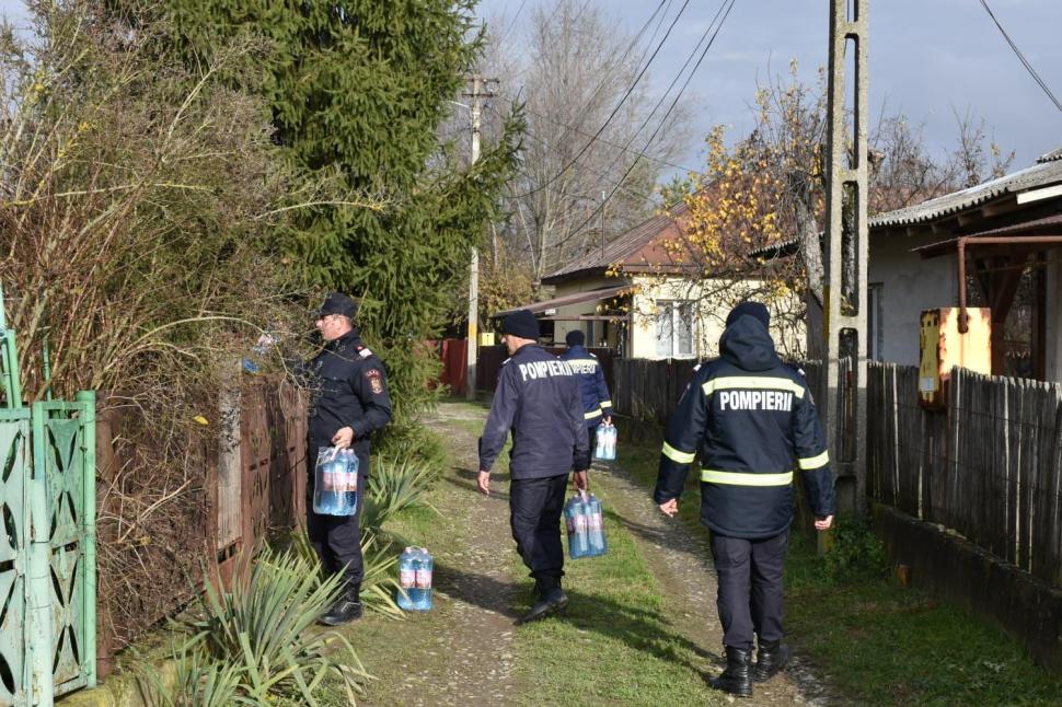 Criză de apă în trei județe. 31.000 de litri de apă potabilă au fost distribuiți de ISU. Oamenii au primit și apă menajeră 1028352