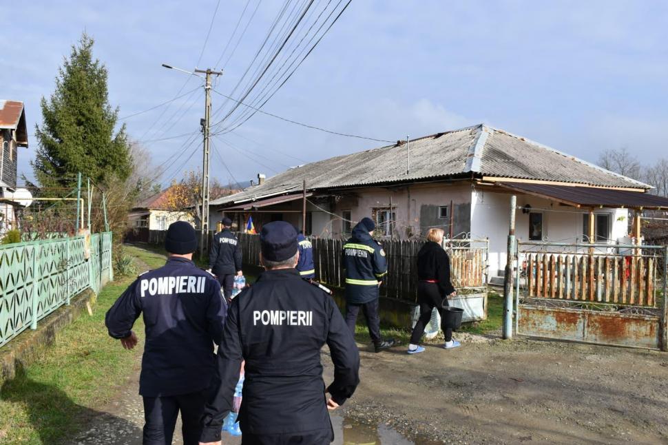 Criză de apă în trei județe. 31.000 de litri de apă potabilă au fost distribuiți de ISU. Oamenii au primit și apă menajeră 1028353