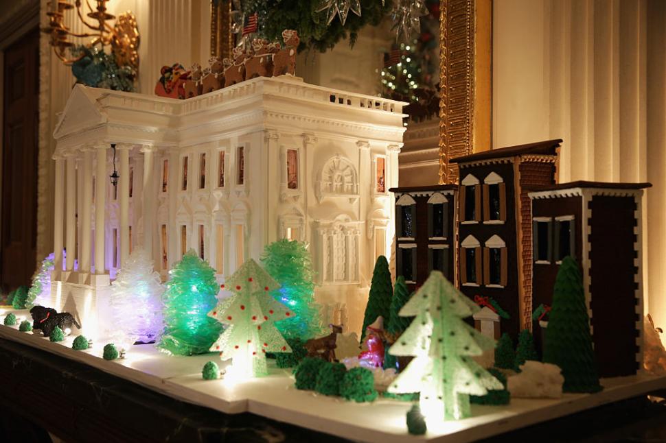 Melania Trump a dezvăluit decorațiunile de Crăciun de anul acesta de la Casa Albă. Bradul a trebuit mutat din cauza demolărilor 1028071