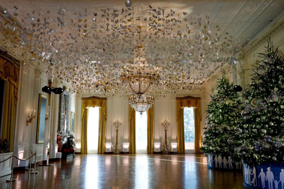 Melania Trump a dezvăluit decorațiunile de Crăciun de anul acesta de la Casa Albă. Bradul a trebuit mutat din cauza demolărilor 1028077