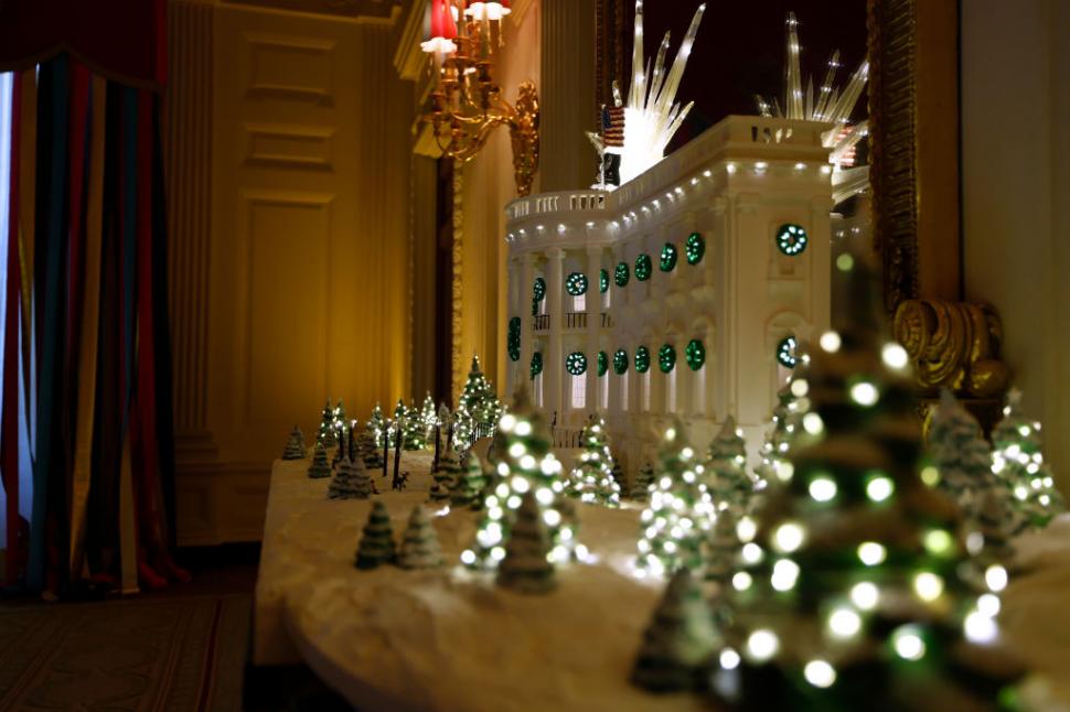 Melania Trump a dezvăluit decorațiunile de Crăciun de anul acesta de la Casa Albă. Bradul a trebuit mutat din cauza demolărilor 1028078