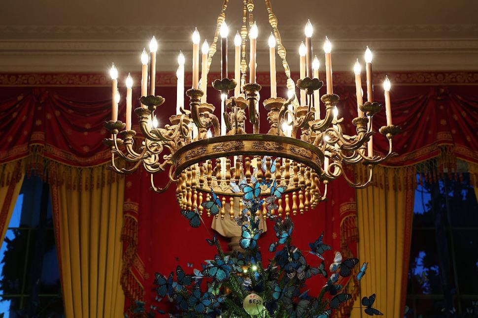 Melania Trump a dezvăluit decorațiunile de Crăciun de anul acesta de la Casa Albă. Bradul a trebuit mutat din cauza demolărilor 1028080