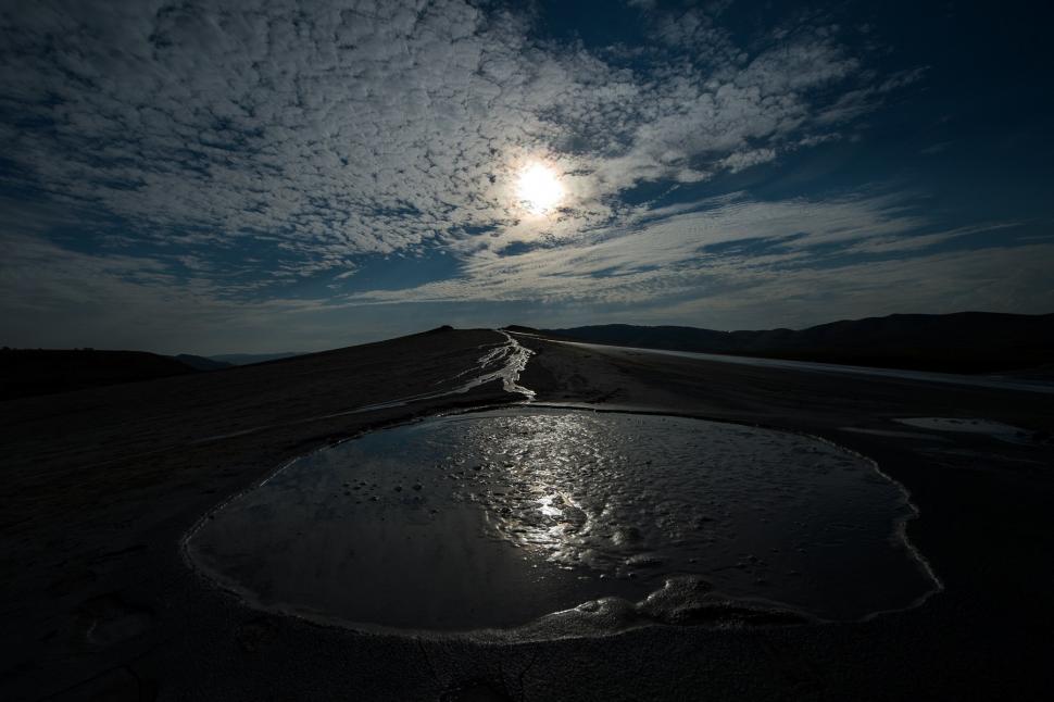 Nămolul de la Vulcanii Noroioși este trimis la analize. Rezultatul este esențial pentru locuitorii din zonă 1028158