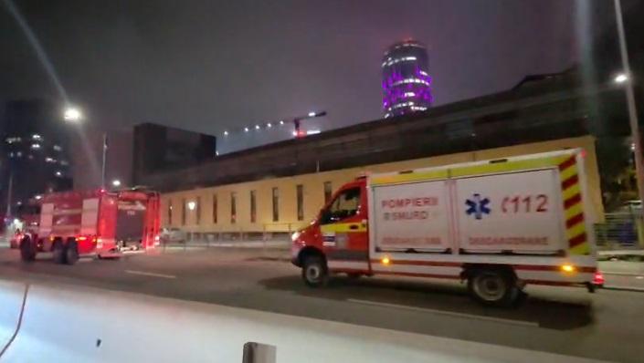Alertă de incendiu la un mall din nordul Bucureștiului: Subsolul s-a umplut de fum, iar oamenii au fost evacuați 1028720