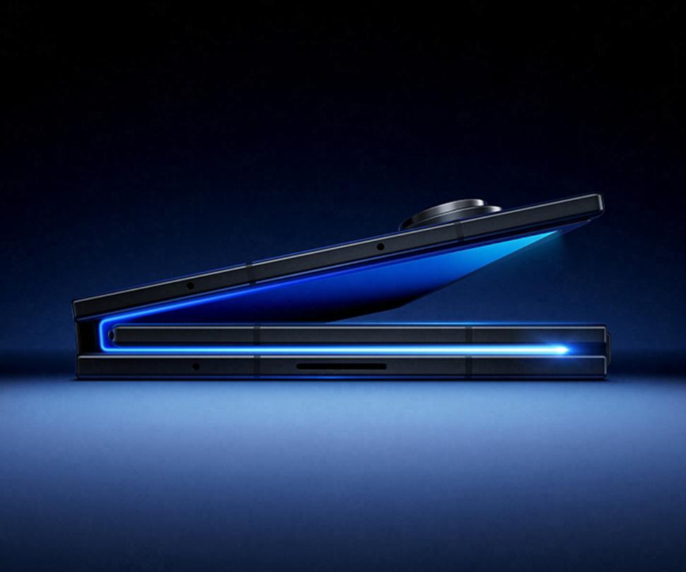 Cel mai mare smartphone pliabil cu trei ecrane a fost dezvăluit: Pe tableta care devine telefon se pot folosi trei aplicații simultan 1028499