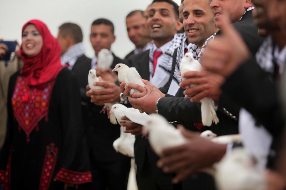 Imagini rare în Gaza, după ani de război. 54 de nunți au avut loc într-o singură zi 1028584