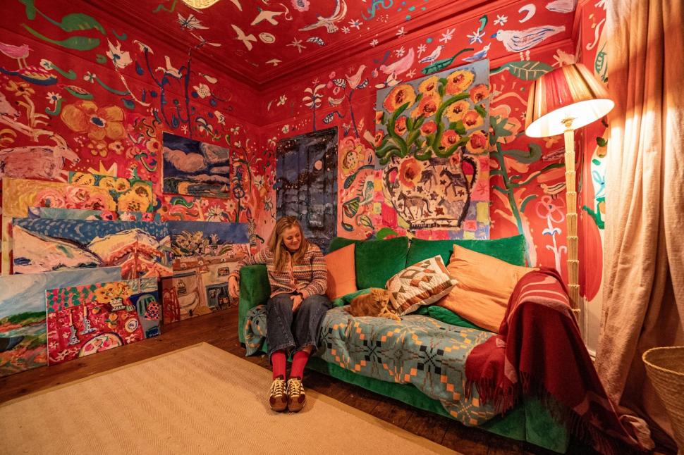 O artistă și-a transformat casa într-o pictură gigantică, în zece ani. Acum, vrea să o vândă cu milioane de euro: Cum arată locuința 1028659