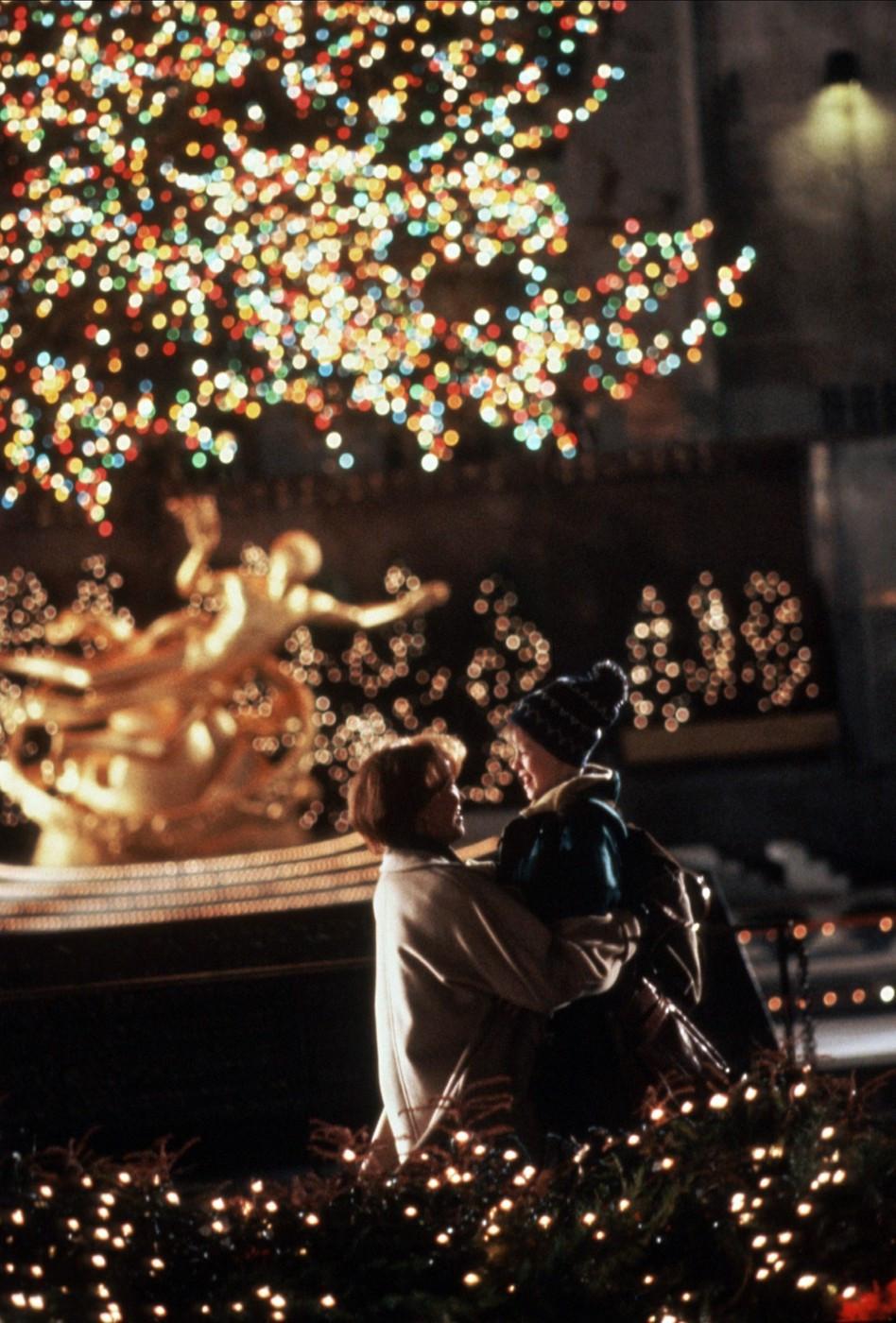 Bradul de la Rockefeller Center devenit emblema Crăciunului în New York. Românii îl știu din „Singur acasă” dar povestea începe în 1930 1028907