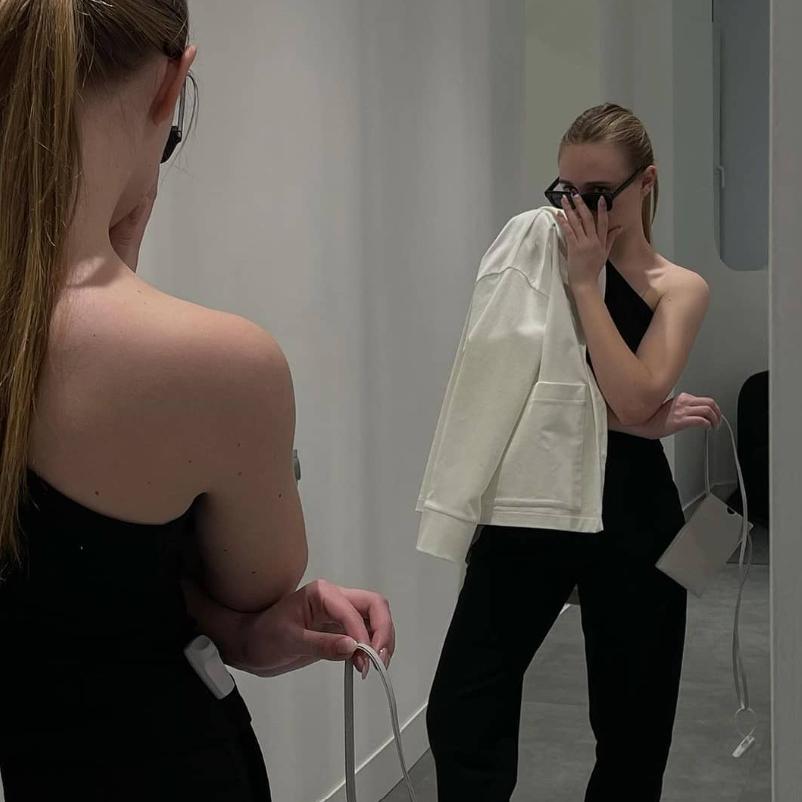 Ce s-a întâmplat cu fiica ilegitimă a lui Putin, în Paris, când a fost recunoscută de niște ucraineni. "Tatăl tau mi-a ucis fratele” 1028815