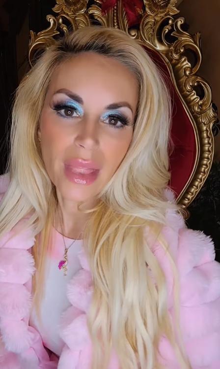 Femeia care și-a transformat viața într-un experiment. Terapiile extreme la care a ajuns Marcela din cauza fricii de bătrânețe 1028869