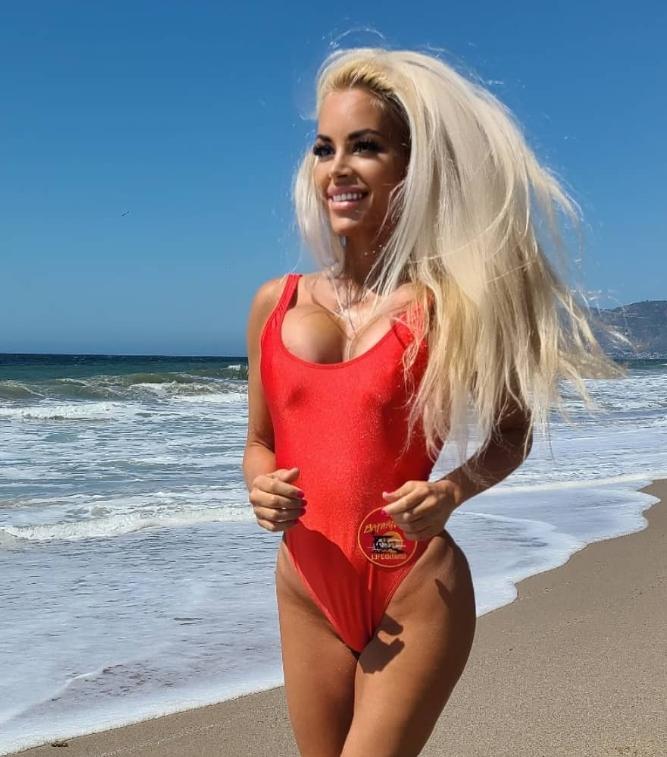 Femeia care și-a transformat viața într-un experiment. Terapiile extreme la care a ajuns Marcela din cauza fricii de bătrânețe 1028885