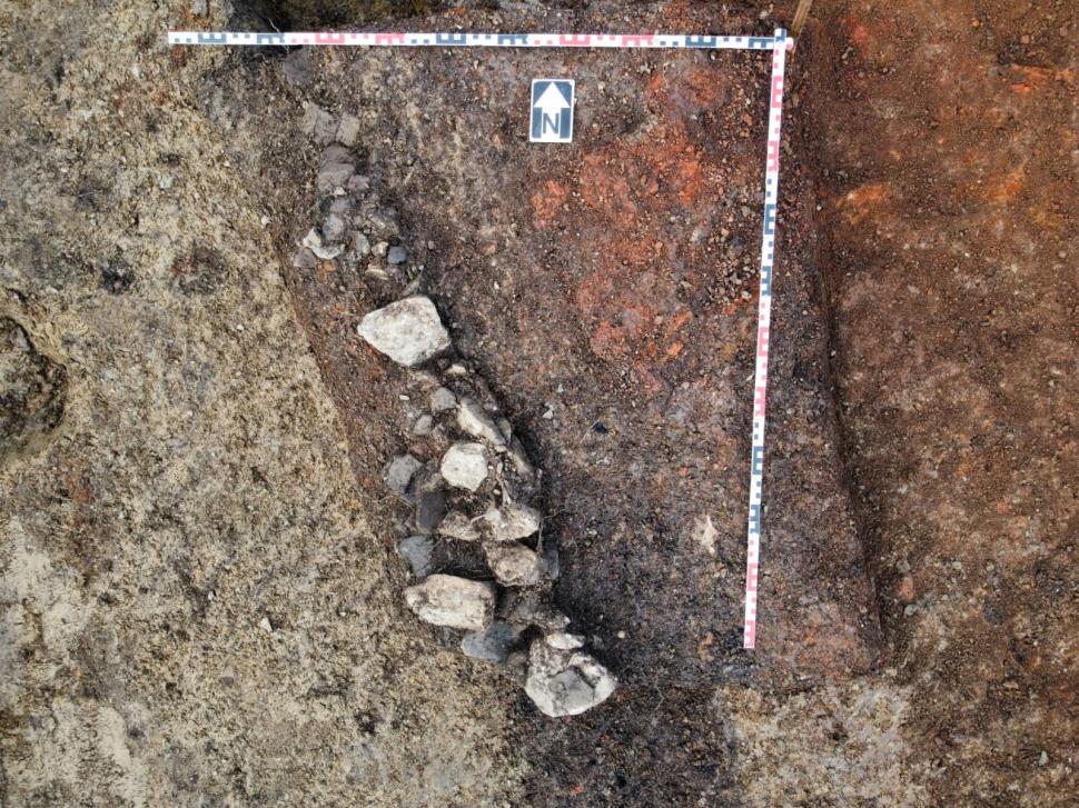 Noile descoperiri arheologice de la Cetatea Zânelor şi Dâmbul Cetăţii oferă detalii despre organizarea aşezărilor preistorice şi dacice 1029306