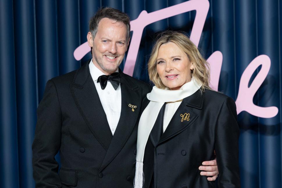 Samantha din „Sex and the city” s-a măritat la 69 de ani: La nuntă au fost doar 12 invitați. Kim Cattral a mai fost mireasă de trei ori 1029293