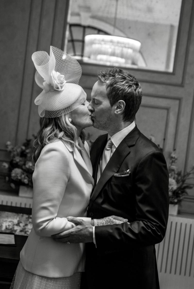 Samantha din „Sex and the city” s-a măritat la 69 de ani: La nuntă au fost doar 12 invitați. Kim Cattral a mai fost mireasă de trei ori 1029296