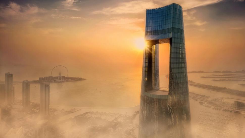 Cel mai înalt hotel din lume, abia deschis, a atins accidental recordul. Acum, Ciel Tower arată ca un „ac de cusut” cu 82 de etaje 1029142