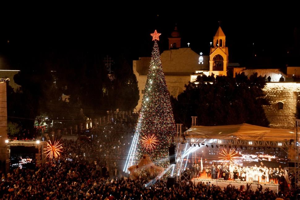 Bradul de Crăciun din Betleem a fost aprins pentru prima dată de la începutul războiului. Ce spun oamenii despre atmosfera din oraș 1029471