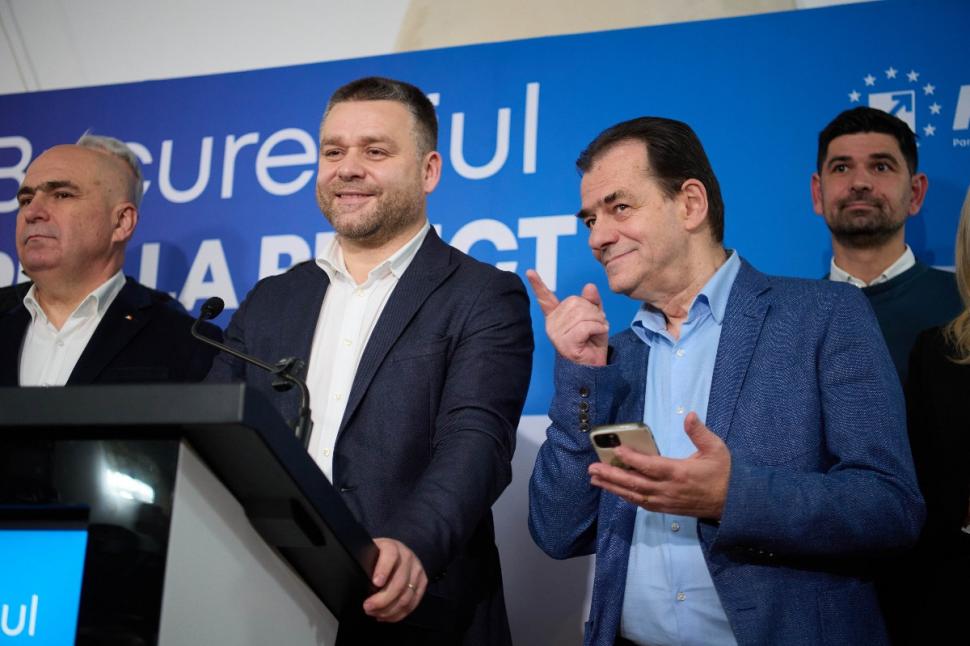 Ce nu s-a văzut la televizor în momentul anunțării exit-poll-ului. Imagini inedite cu Ciucu, Simion, Drulă și Anca Alexandrescu 1029736
