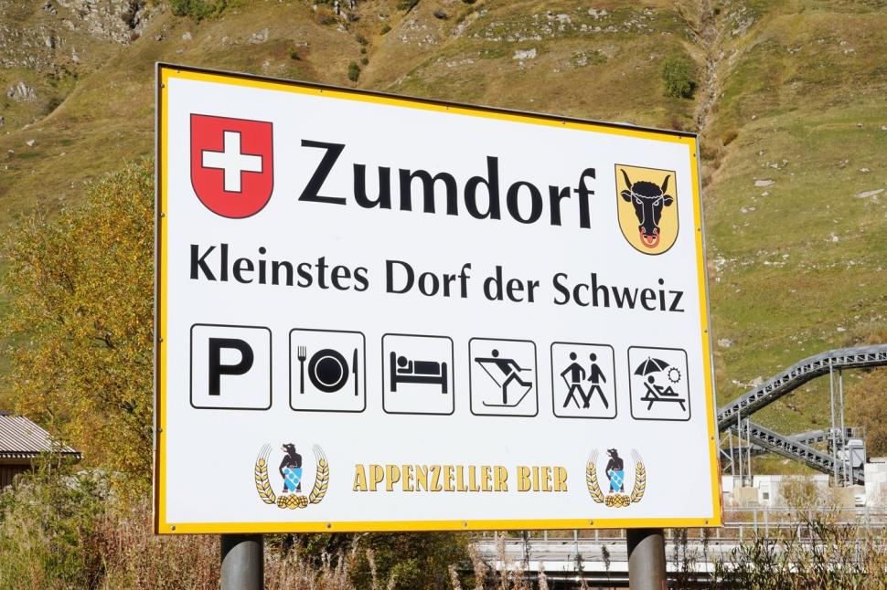În cel mai mic sat din Elveția trăiesc doar 4 oameni: „Turul durează două minute”. Are restaurant, capelă și o poveste interesantă 1029629