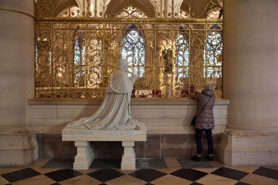 La un an de la redeschidere, Notre Dame depăşeşte Luvrul şi Turnul Eiffel la numărul de vizitatori. Intrarea în catedrală e gratuită 1029563