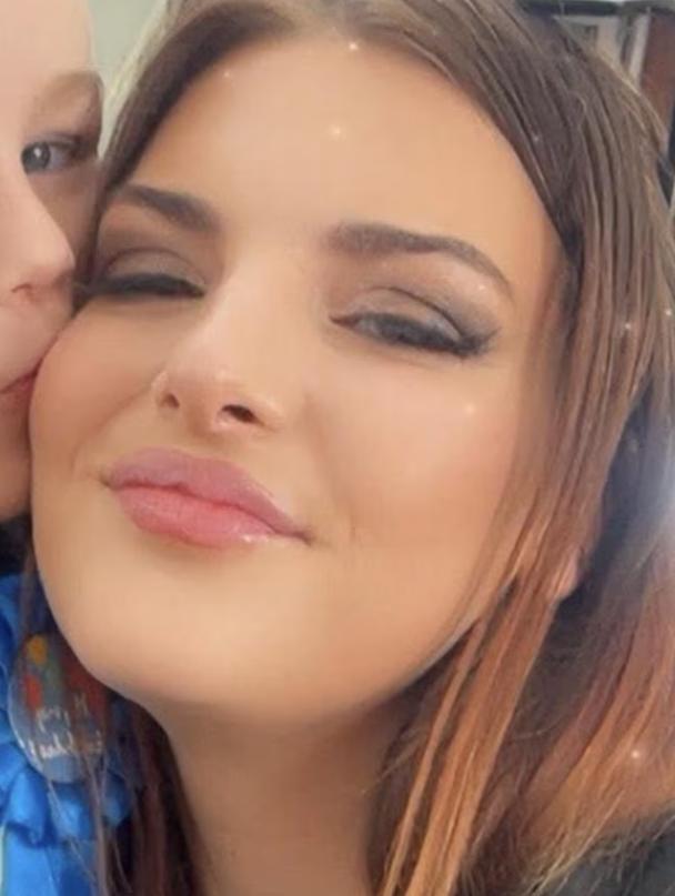 Aflată în vacanță în Vietnam, a decis să facă o operație estetică, pentru că era mai ieftin. Familia luptă acum să o salveze 1029873