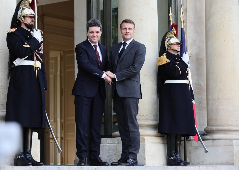 Întâlnirea dintre Nicușor Dan și Emmanuel Macron, în imagini. Cum a fost primit președintele României la Palatul Elysee 1030197