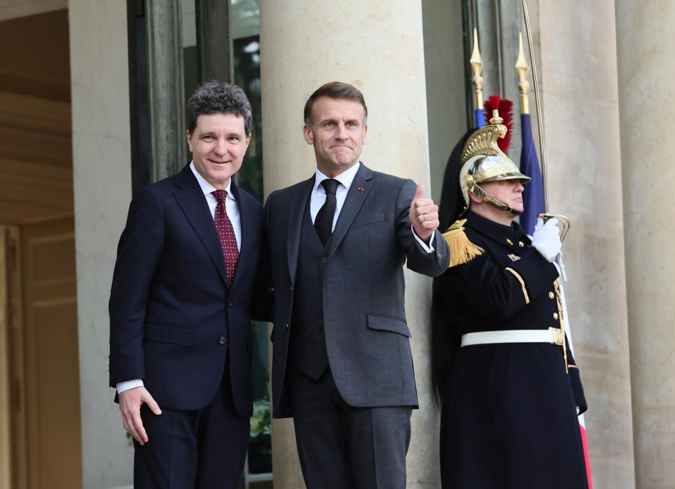 Întâlnirea dintre Nicușor Dan și Emmanuel Macron, în imagini. Cum a fost primit președintele României la Palatul Elysee 1030198