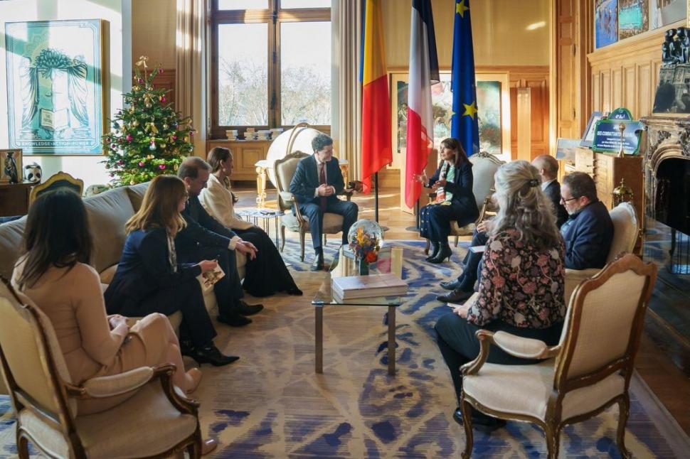 Întâlnirea dintre Nicușor Dan și Emmanuel Macron, în imagini. Cum a fost primit președintele României la Palatul Elysee 1030207