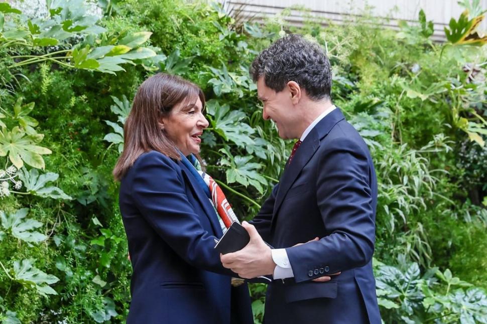 Întâlnirea dintre Nicușor Dan și Emmanuel Macron, în imagini. Cum a fost primit președintele României la Palatul Elysee 1030211