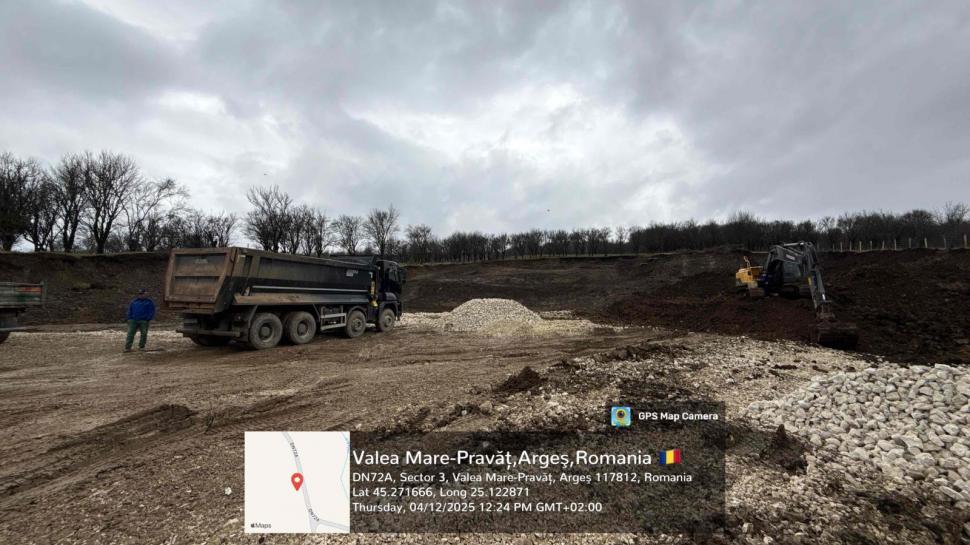 Doi bărbați s-au apucat să facă o parcare în albia râului Argeşel, dar au fost „văzuți” din satelit. S-au trezit cu amenzi uriașe 1030563