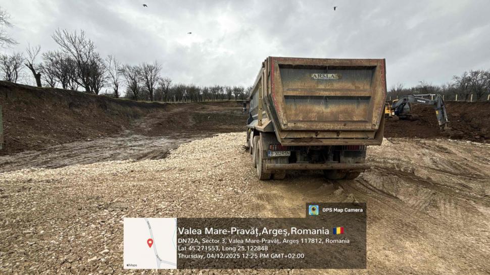 Doi bărbați s-au apucat să facă o parcare în albia râului Argeşel, dar au fost „văzuți” din satelit. S-au trezit cu amenzi uriașe 1030566