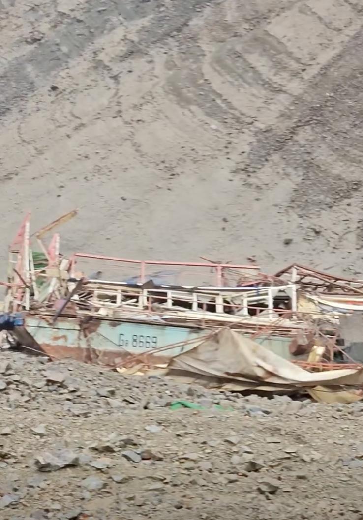 Lacul Vidraru va fi golit din nou. Debitul deversat va fi înjumătăţit faţă de data trecută, pentru "a evita o nouă criză de apă" 1030374