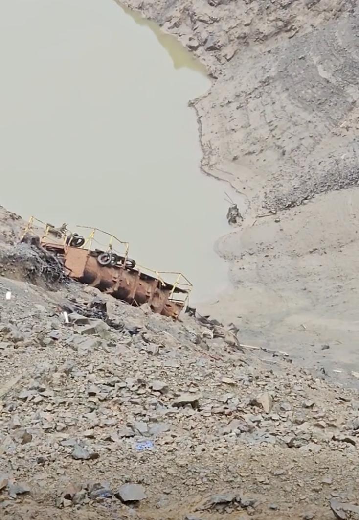 Lacul Vidraru va fi golit din nou. Debitul deversat va fi înjumătăţit faţă de data trecută, pentru "a evita o nouă criză de apă" 1030375