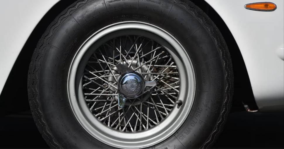 Singurul Ferrari 250 GTO alb din lume va fi scos la licitație. Experţii se aşteaptă la un preţ record 1030511