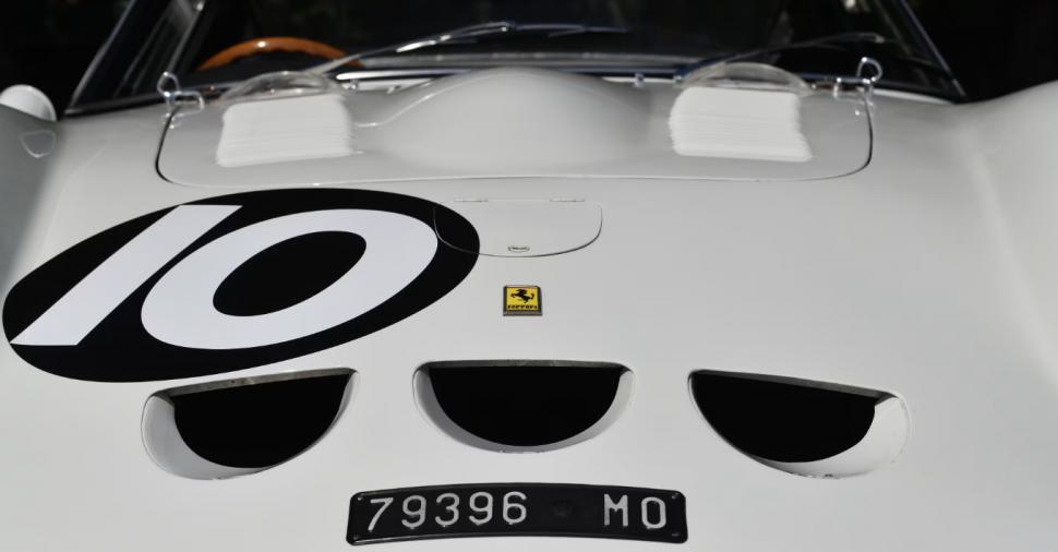Singurul Ferrari 250 GTO alb din lume va fi scos la licitație. Experţii se aşteaptă la un preţ record 1030512