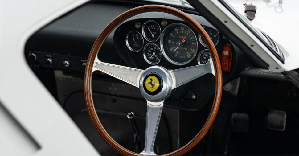 Singurul Ferrari 250 GTO alb din lume va fi scos la licitație. Experţii se aşteaptă la un preţ record 1030513