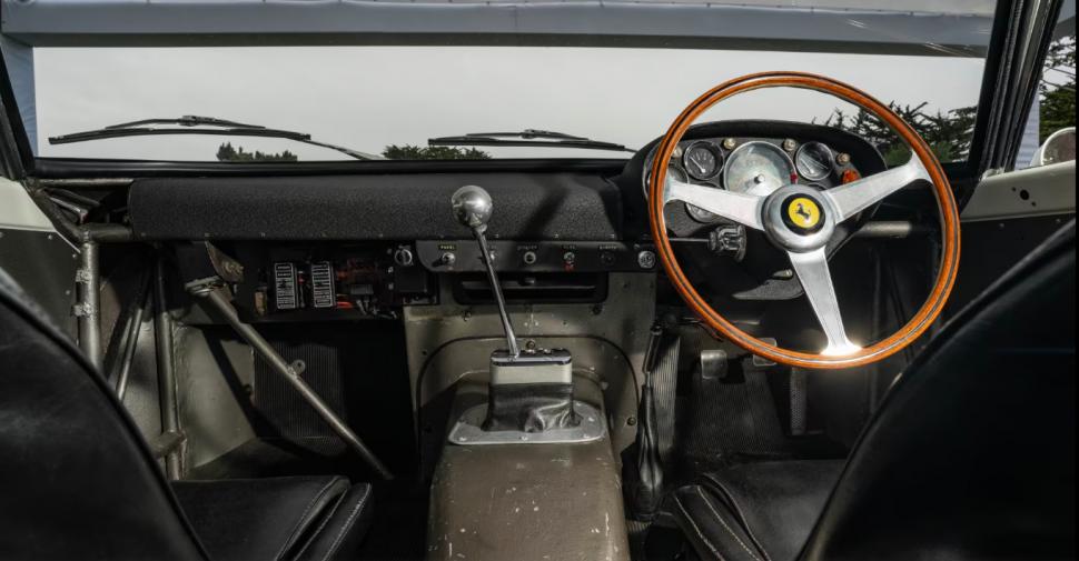 Singurul Ferrari 250 GTO alb din lume va fi scos la licitație. Experţii se aşteaptă la un preţ record 1030514